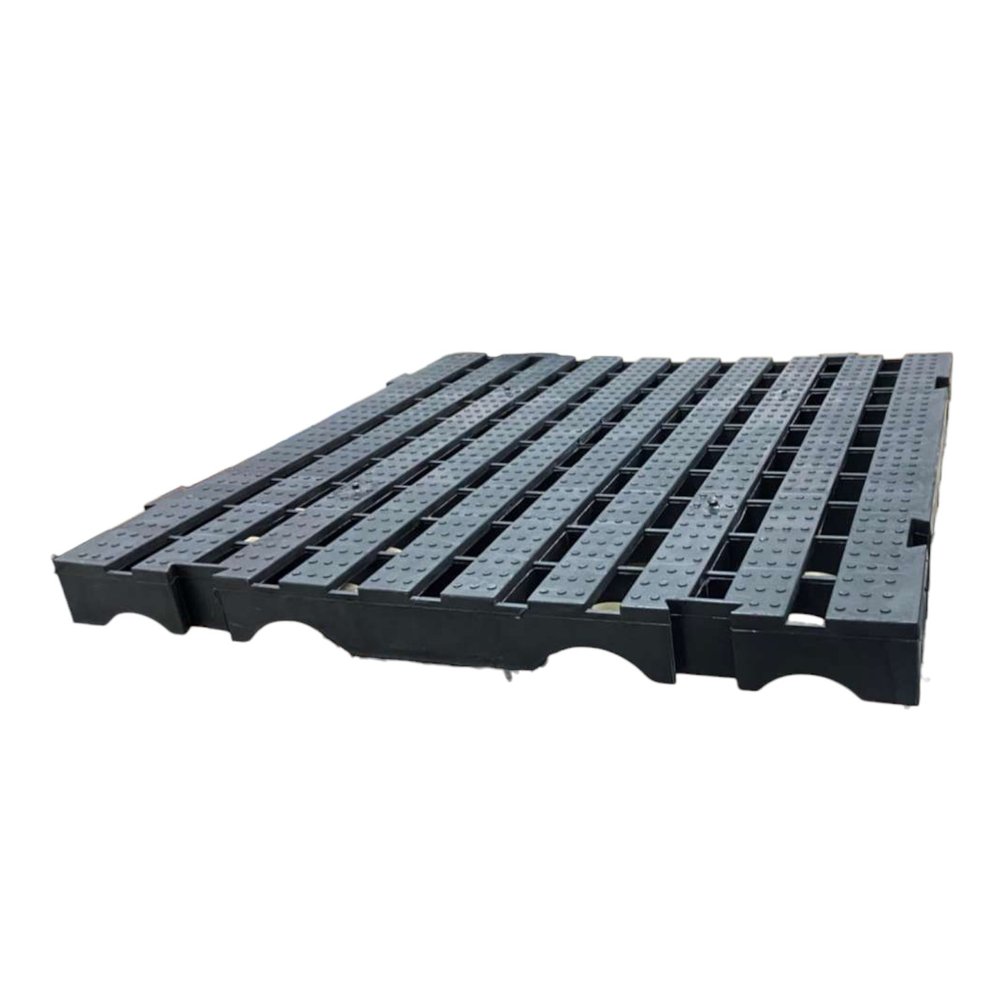 Piso Plástico Estrado Vazado 50x50cm - Preto — foto 1